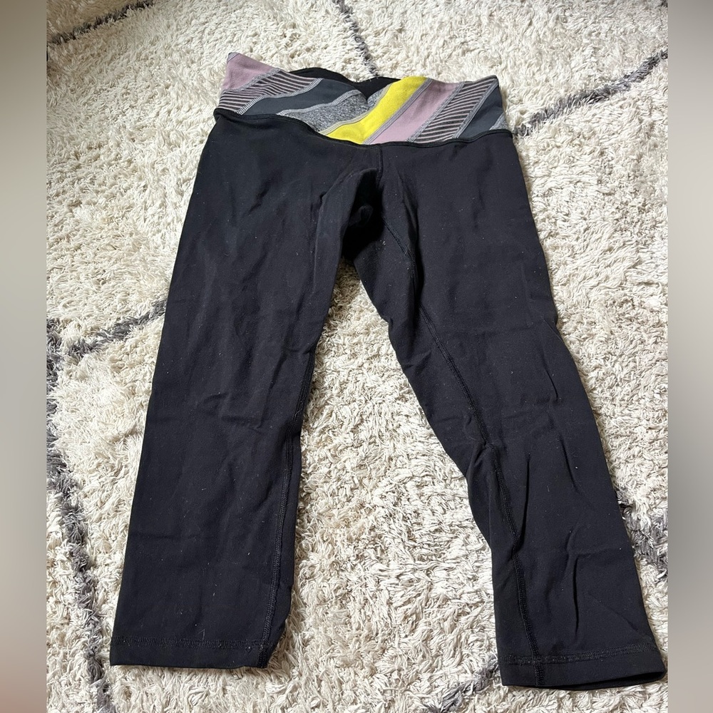 Lululemon wunderunders capri with printed top